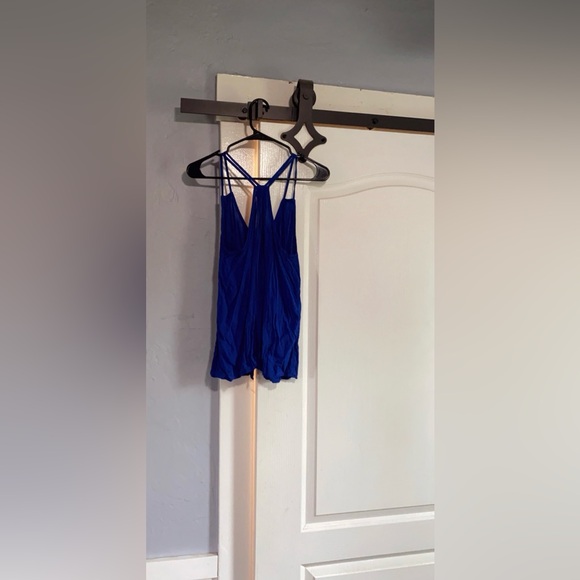 Blue Sleeveless Button-Down Top - Picture 2 of 2